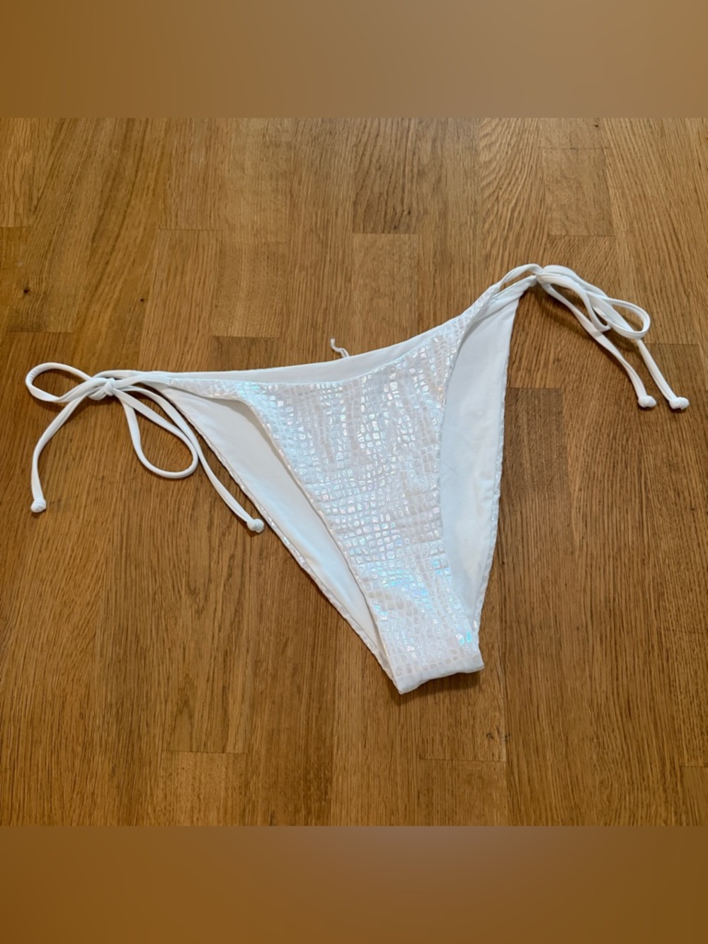 LSpace MEDIUM White Iridescent Croc Embossed String Bikini Bottom NEW